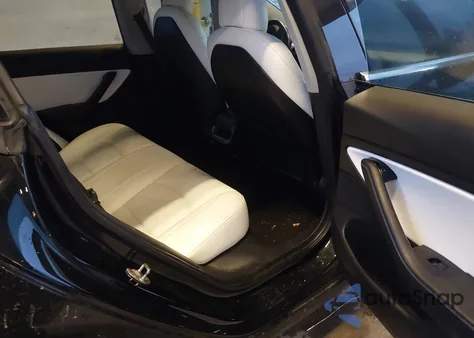 2018 Tesla Model 3 Long Range/Performance из США, поврежденный, VIN 5YJ3E1EB5JF081806